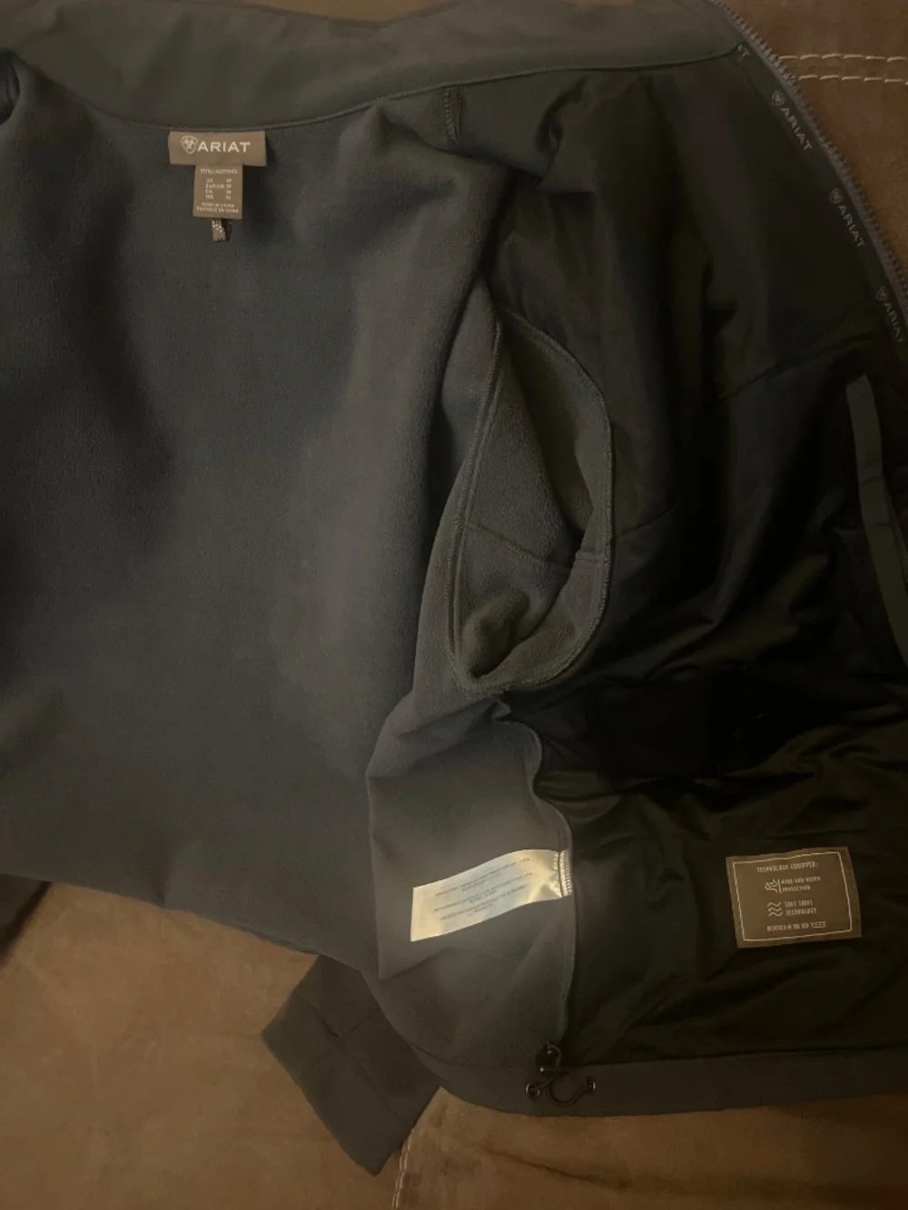 Ariat Logo Softshell Jacket - Picture 2 of 2